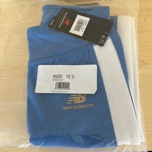 New Balance Fitted workout leggings XS Blue with white stripe NWT
